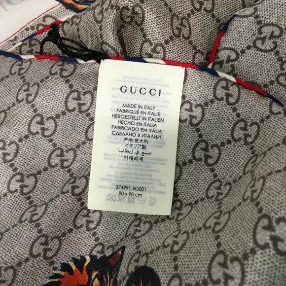 Gucci Women's Scarf Sylvie Web Motif Beige Printed Monogram GG 90x90cm DM - Picture 6 of 7
